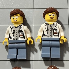 LEGO CITY VOLCANO EXPLORER FEMALE SCIENTIST MINIFIGURE Lot Of 4 60120 H1 2