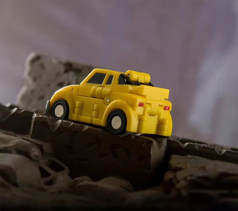 Dr Wu Customs DW-E39 Hubcap DW-E38B Dark Shockwave mini Action Figure toy - Image 4 of 4