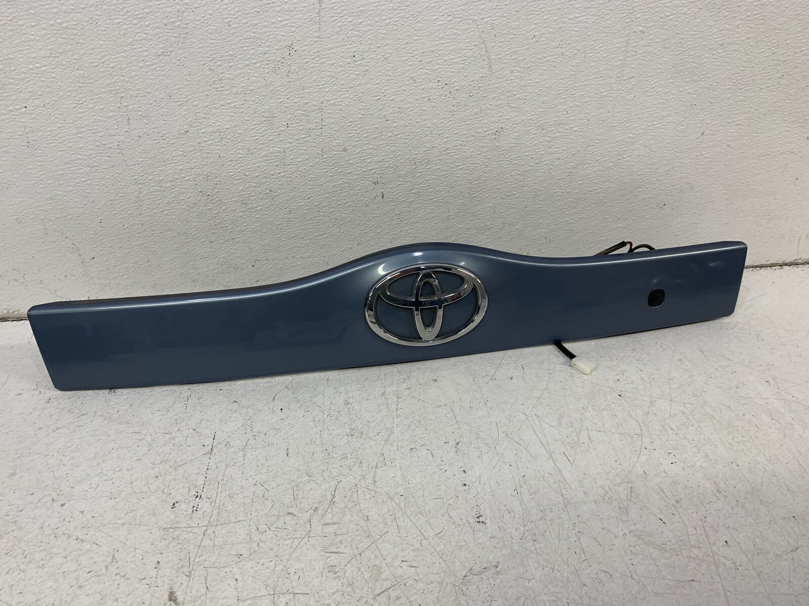 2004 2009 Toyota Prius Rear Garnish Trim Panel Blue 76801 47060 W Smart 