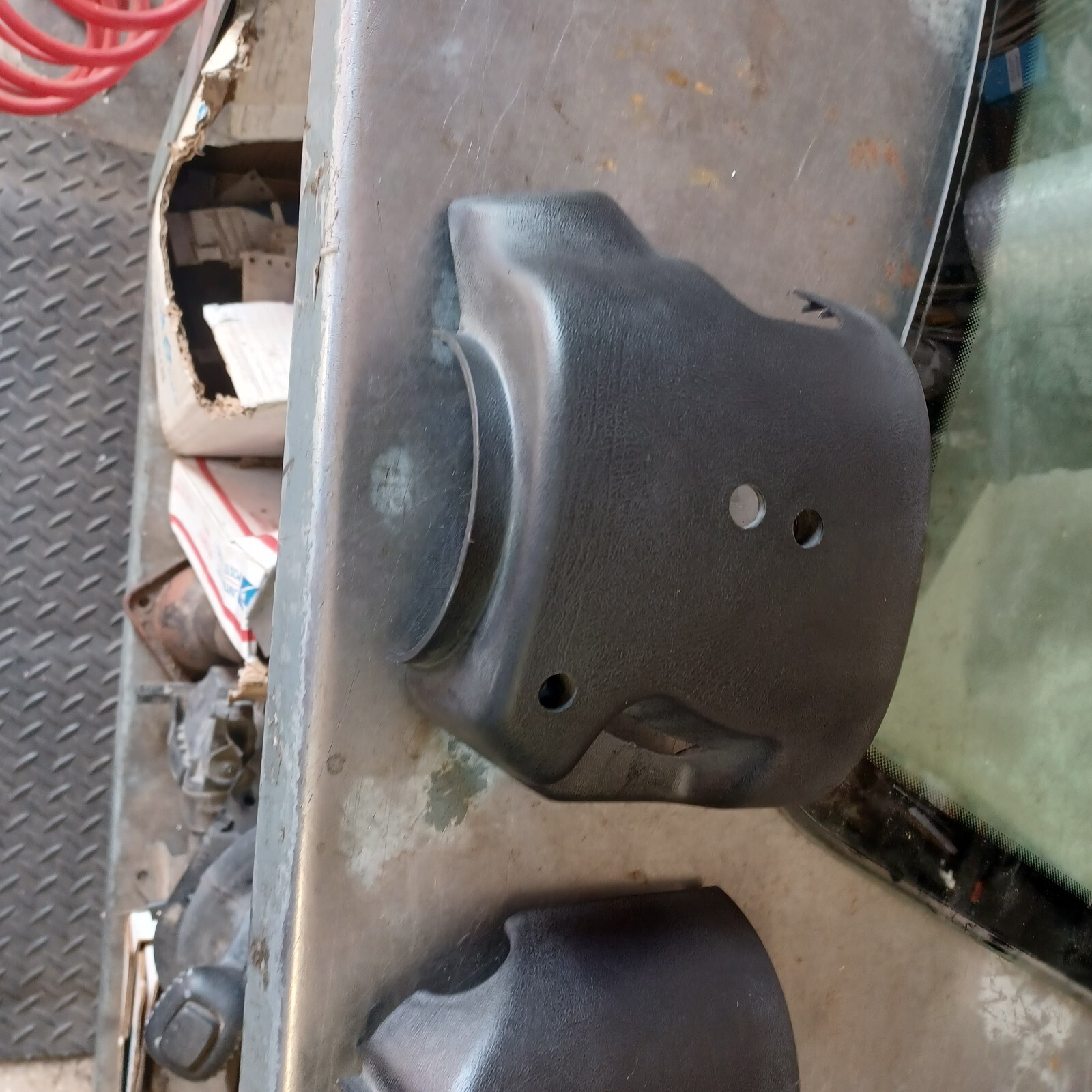 USED GM 0002 Silverado Sierra Tahoe Yukon Steering column Cover Kit