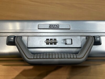 ZERO HALLIBURTON Silver Slime Attache Case aluminium MK7544