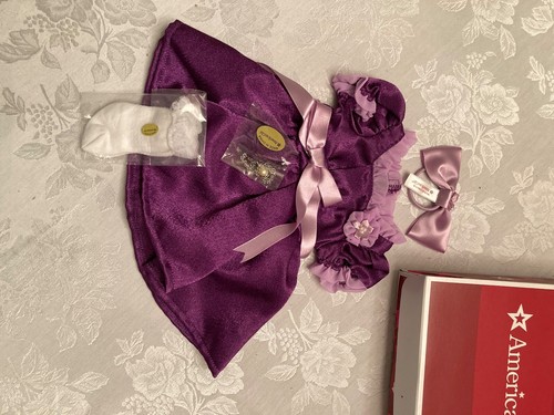 American Girl Emily Holiday Outfit, Neu im Karton - Bild 1 von 2