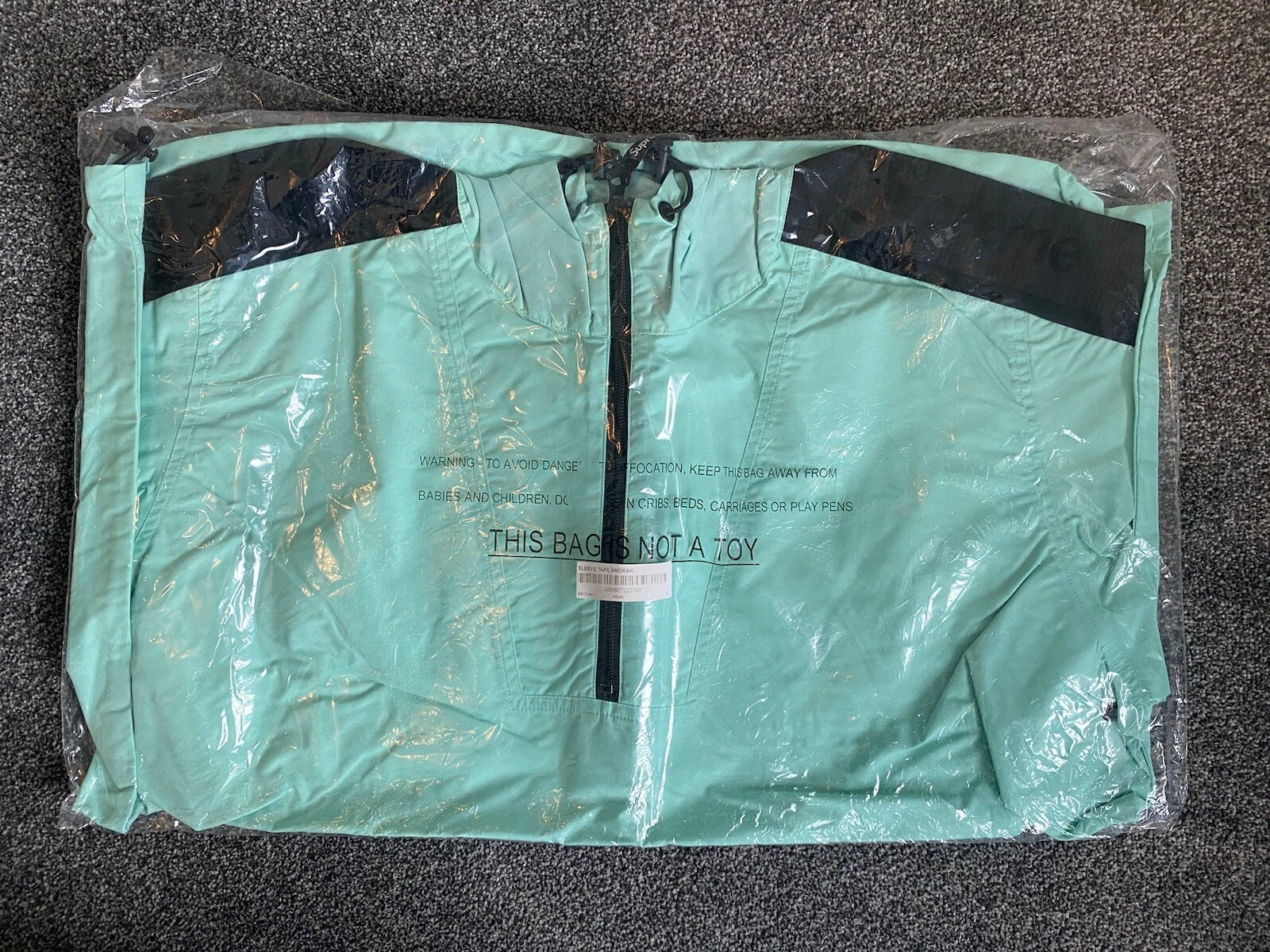 SUPREME SLEEVE TAPE ANORAK (XL) (AQUA) SS17 VESTE LOGO S