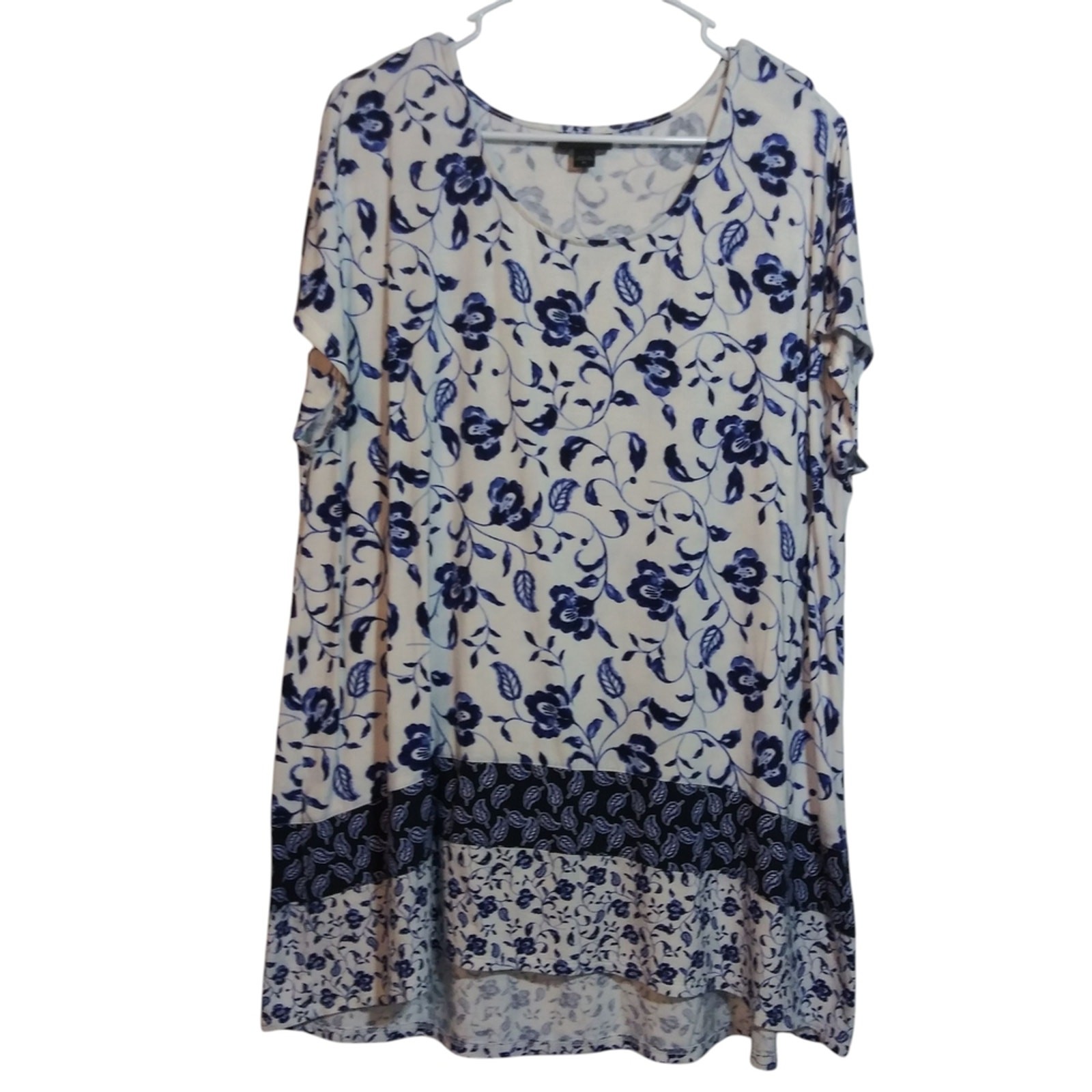 J Jill Wearever White Blue Floral  Short Sleeve Tunic Top Size XL