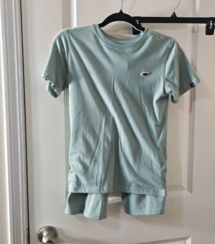 New Balance Boys Green Solid Athletic Shorts Size 12 Drawstring Flat Front