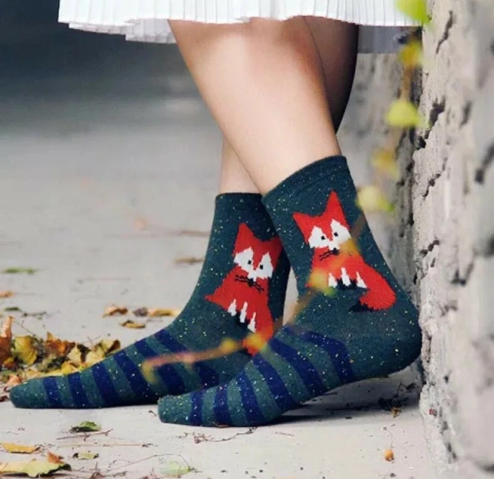 4 Pairs Women Wool Socks – Cute Animal Design, well knitted Thick warm crew sock - Image 2 of 3