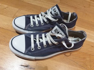 navy blue and white converse