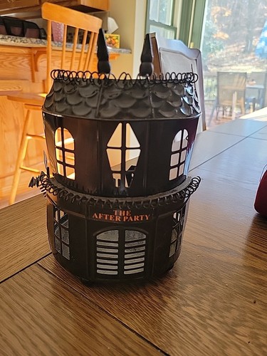 Yankee Candle Co. 2016 "The After Party" Metal Haunted House Candle Jar Holder