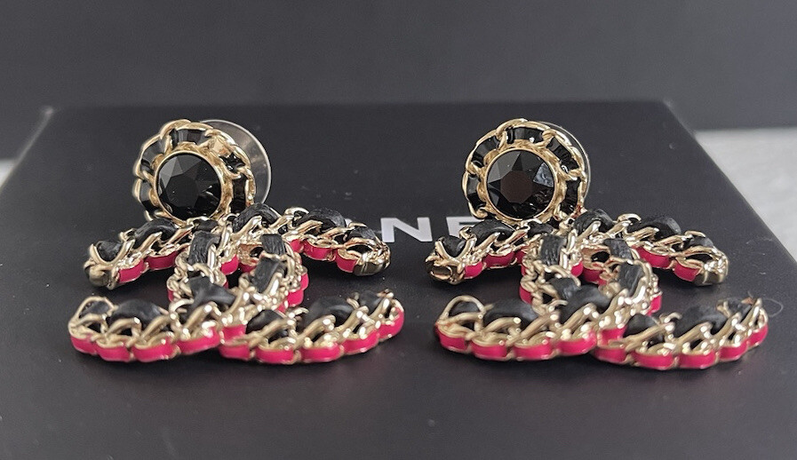 Chanel XL CC Logo Black Leather Pink Enamel Gold Chain