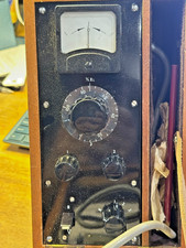 Vintage elektrisches Prüfgerät im Holzkoffer - Fehlersuchgerät / Prüfgerät -