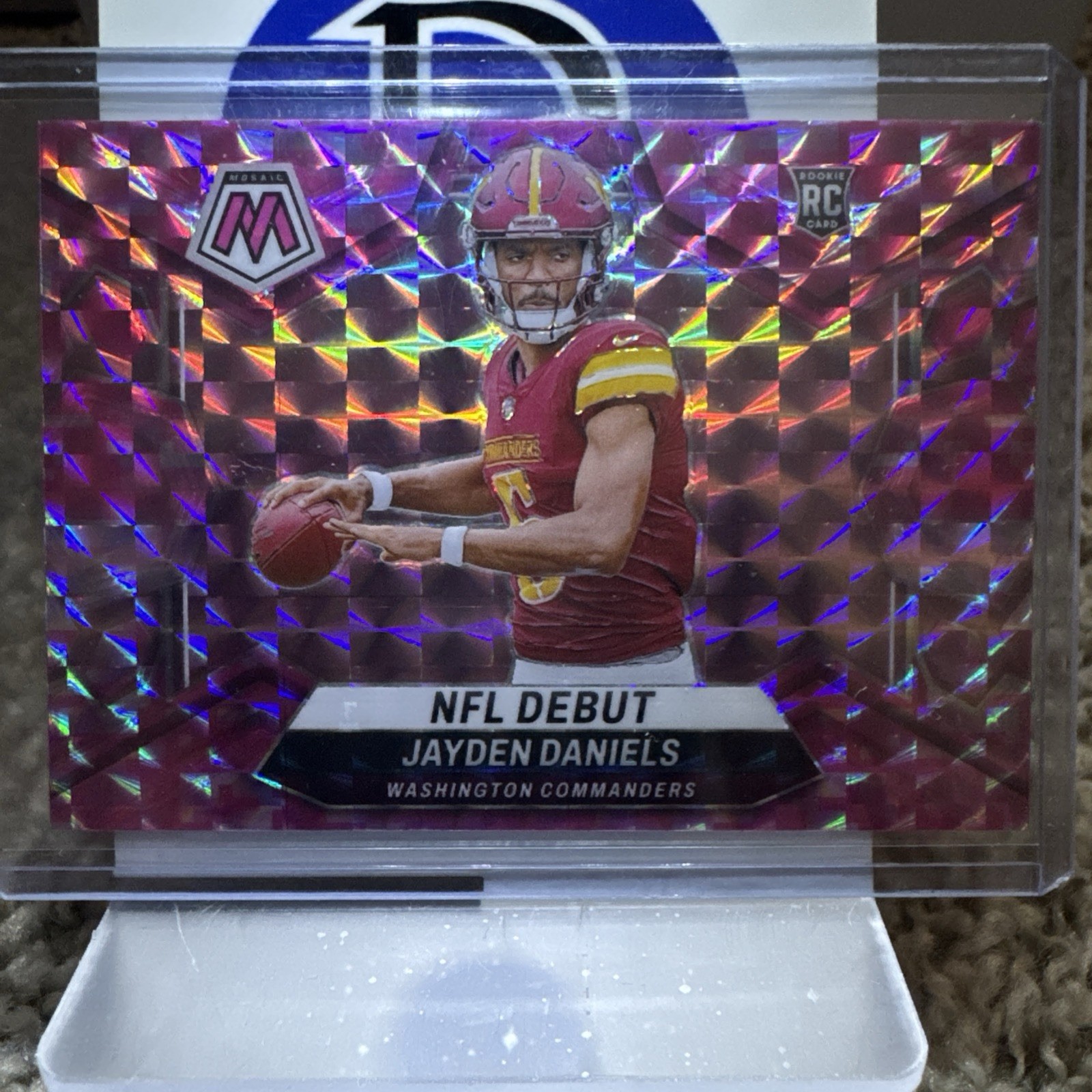 2024 Panini Mosaic - NFL Debut Jayden Daniels #272 Camo Pink Mosaic Prizm (RC)