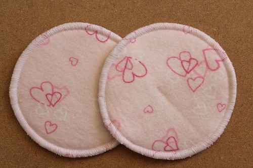 WASHABLE AND REUSABLE CLOTH NURSING PADS / BREAST FEEDING / BABY SHOWER GIFT - Picture 12 of 19