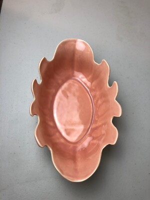 Vintage Hull Mid Century Modern Fruit Bowl Pink/Peach Scalloped