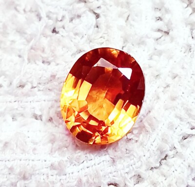 Zertifizierter Natürlicher Orangener Saphir Oval 9,99 Ct GGL Gebeizt