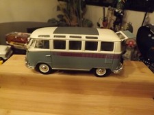 Maisto Volkswagen Van Samba 124-white And Gray-pre-owned