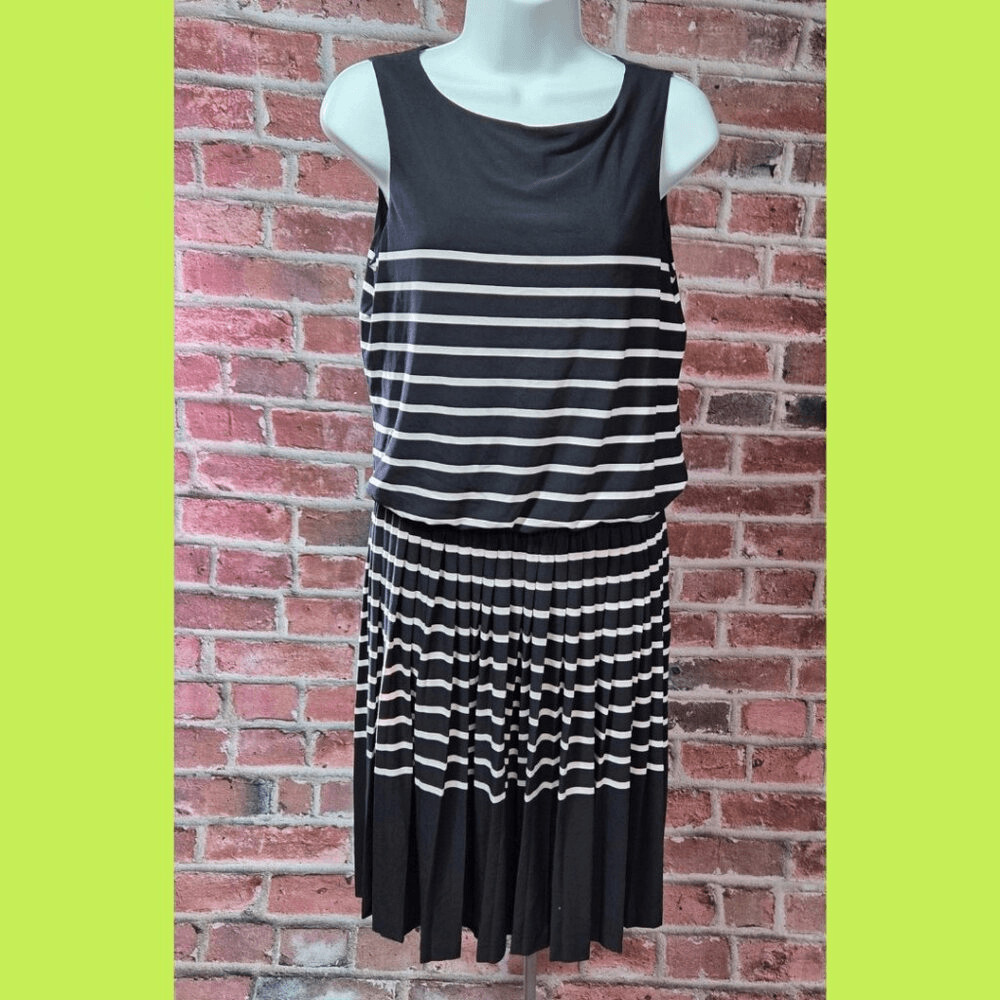 DressBarn Sleeveless Cinched Waist Dress  Women’s Size 6  Black & White