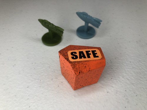 Zathura Adventure Is Waiting Board Game 2005 Replacement Safe Die And 2 Ships - Picture 2 of 2