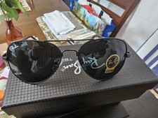 sunglases