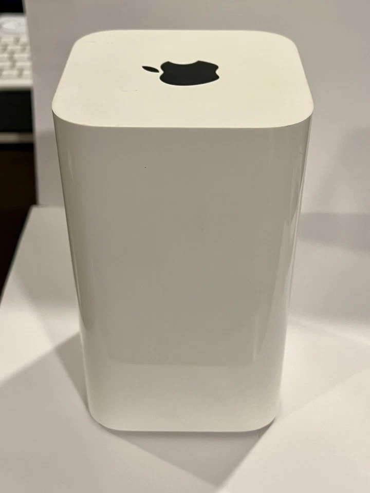 Apple AirPort Extreme Router Base A1521 6th Gen Dual Band Wi-Fi w/Power Cord - Image 2 of 4