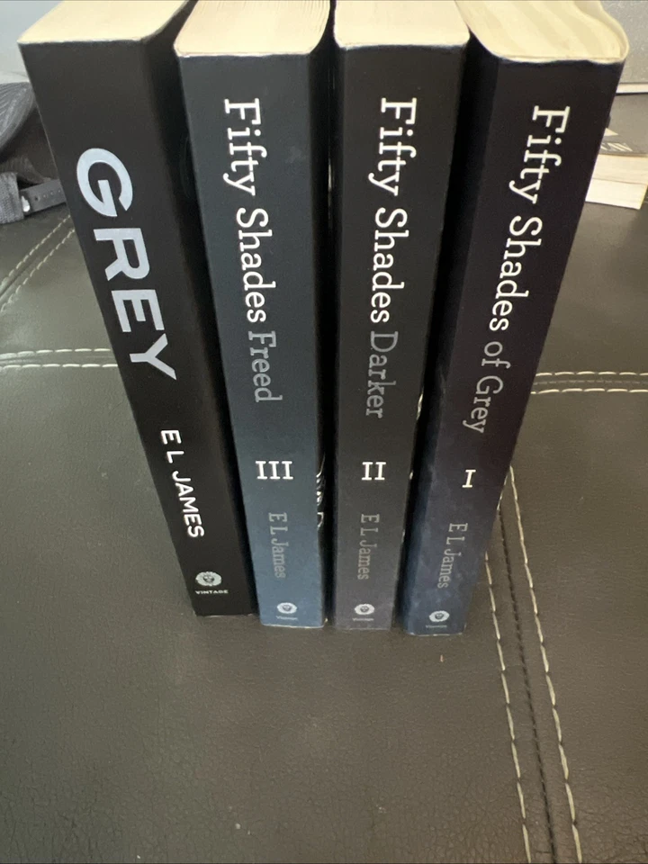 Fifty 50 Shades of Grey Trilogy Book Set Series W/ GREY By E L James, Paperback — 第 3/4 张图片