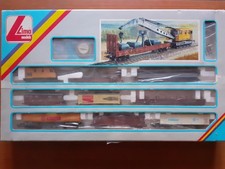 Lima grande scatola contenente un treno merci con carro gru usato pochissimo