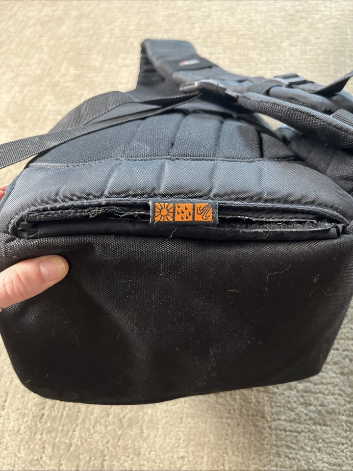 Lowepro Camera Camcorder Sling Bag Backpack Slingshot 200 AW Padded Multi Pocket - Image 4 of 4