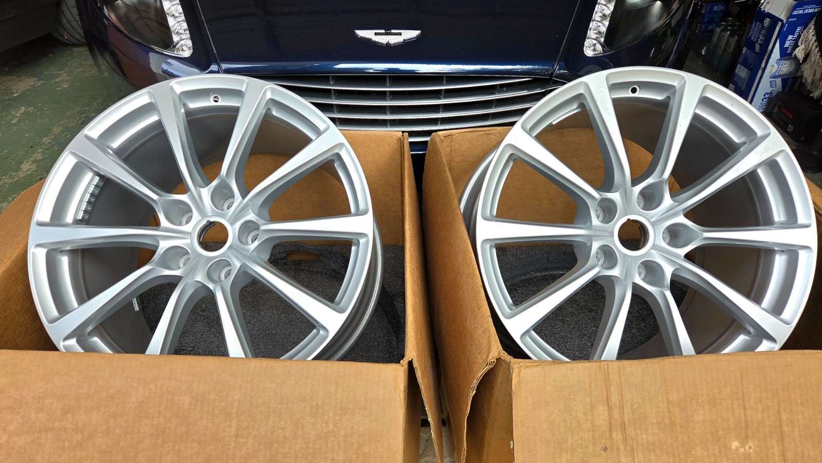 Aston Martin Vanquish 2012-2018 Rear Wheel