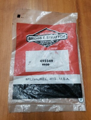 Genuine Briggs and Stratton 125K02-0243-E1 Governor Control Lever 690783, 492349