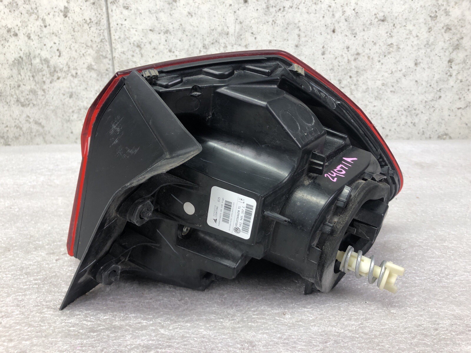 OEM 2016-2019 VW Passat LED Taillight 561945207 - Left | eBay
