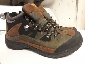 dunham boots outlet