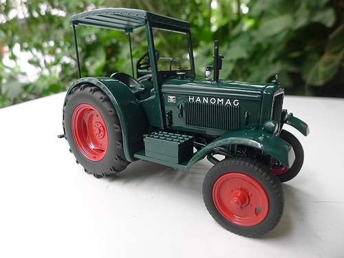 Schuco Hanomag R 40 1:32 mid Dach Tractor Farm Construction Machine Resin Model - Picture 7 of 13