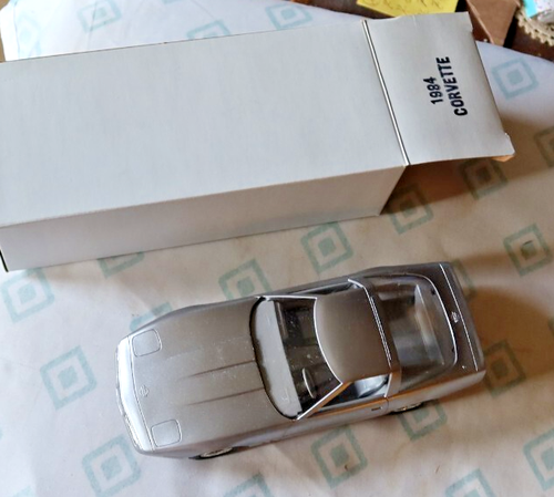 Vintage 1984 Chevrolet Corvette Silver Dealer Promo Toy Car & Box Model AMT 1:25