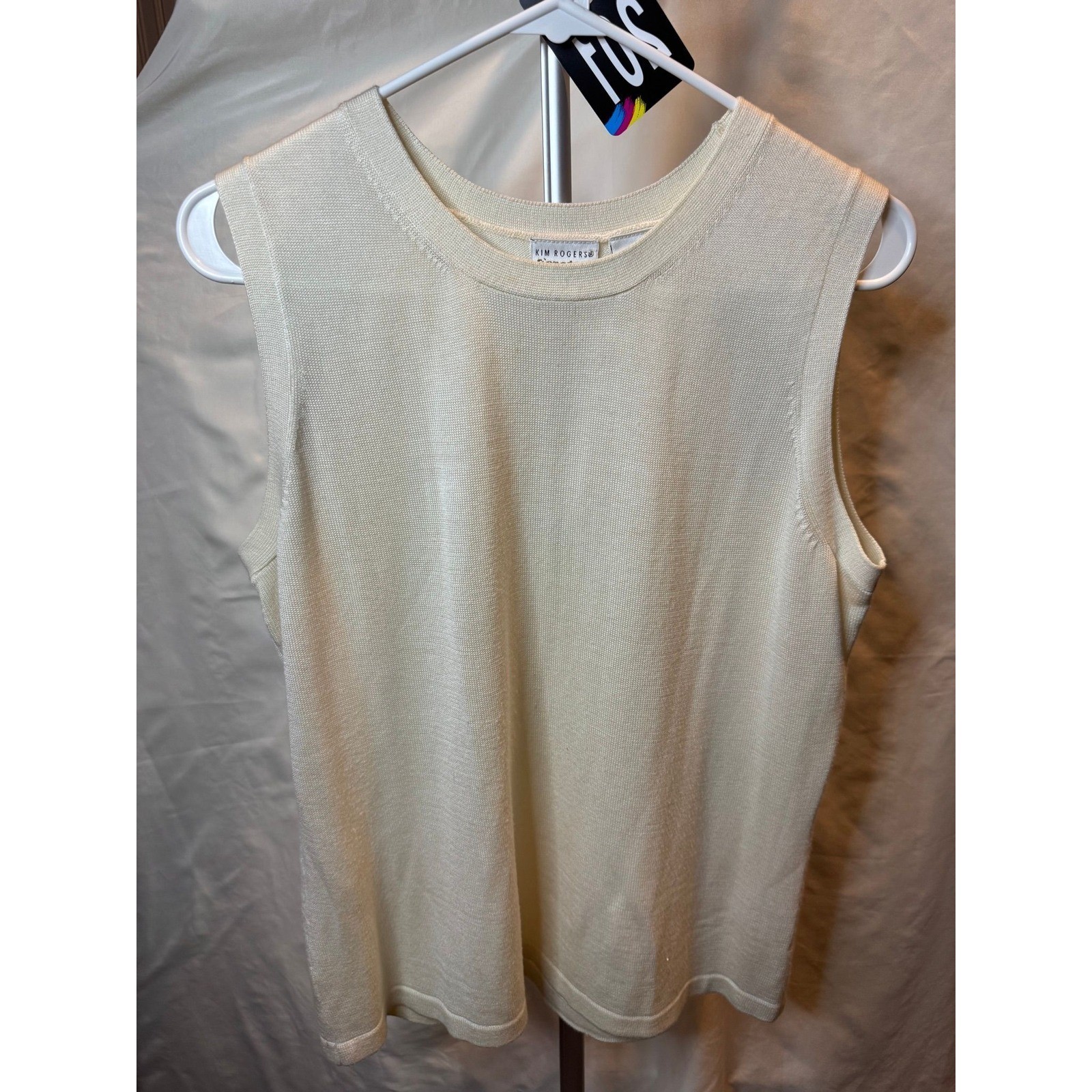201 Kim Rogers Signature  Large Cream Ivory Sleeveless Knit Sweater Shell Top