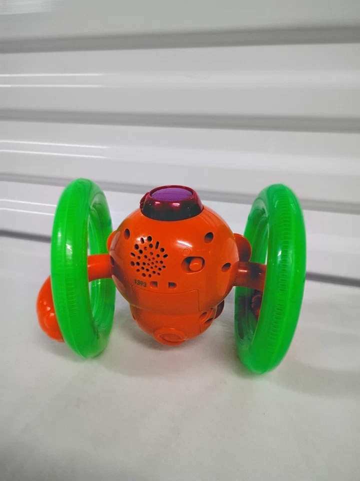 "Juguete musical iluminado para niños Kids II Bright Stars Rolling Monkey funciona 7""" Foto 3 de 3