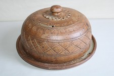 Cloche à fromages et plateau en grès pyrite signé Carry Garazi, Pays Basque