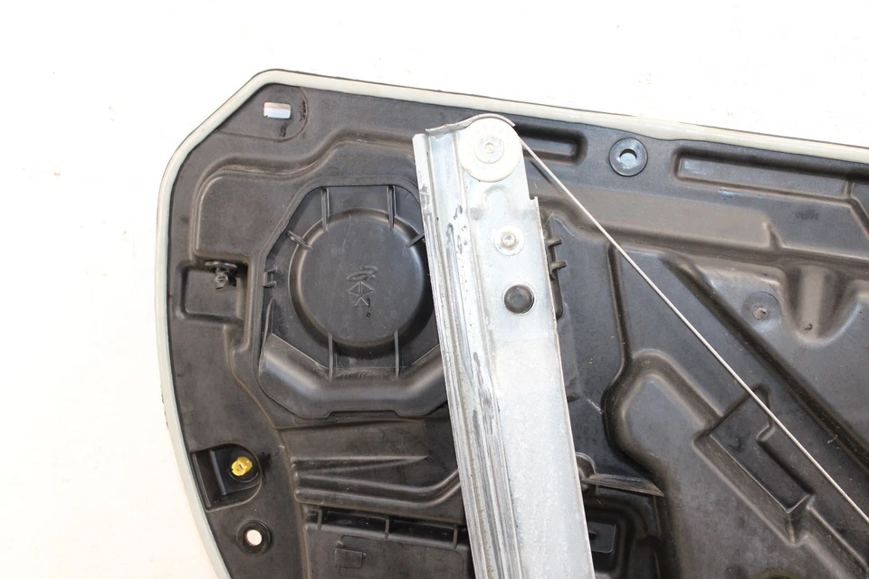 Dodge Charger 2011-2023 regulador de ventana delantera derecha OEM MS65 Foto 2 de 4