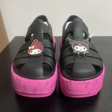 Crocs Kuromi My Melody Hello Kitty Womens Size 8 Stomp Sandals Black Pink