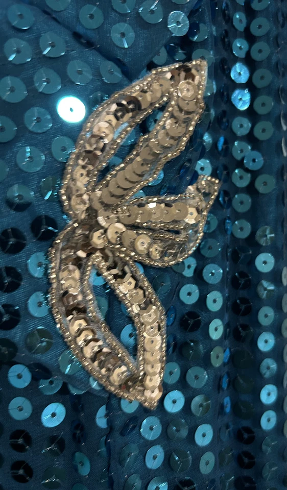 Vestido Turquesa Lentejuelas Fuera del Hombro Noche, Baile de graduación, Vacaciones Talla 9 Foto 2 de 4