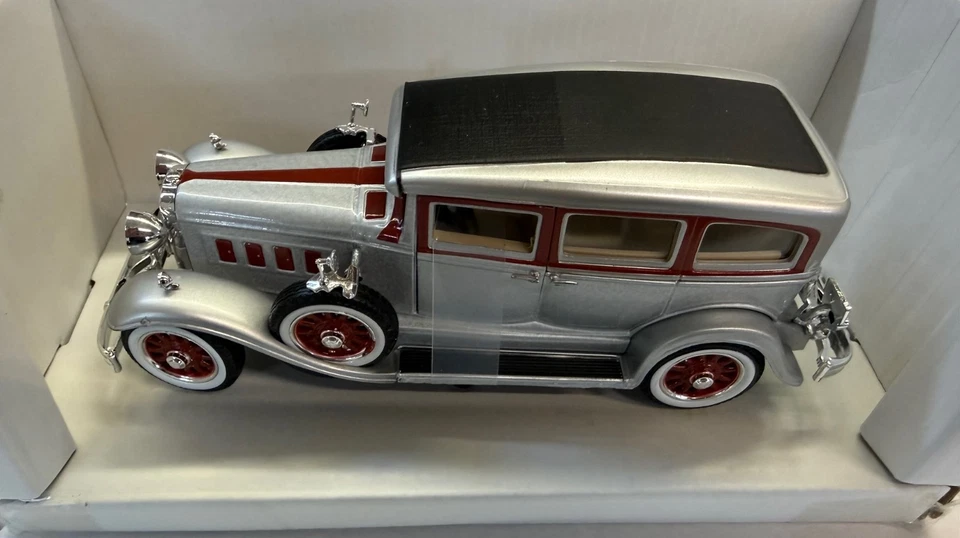 Anson 1931 Peerless Sedan #10101 NIB Super-Detail Diecast Car Silver/Red - Image 2 of 4