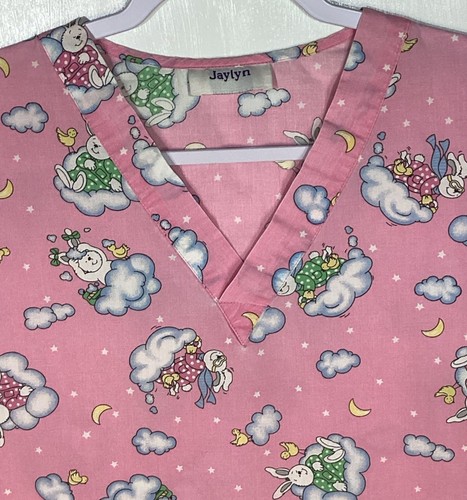 Spring Scrub Top womens size M Medium Easter Bunnies clouds moon stars pjs Pink - Picture 2 of 3