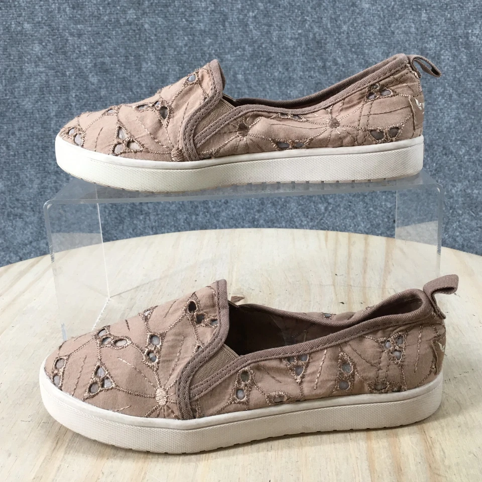 Koolaburra By UGG Shoes Youth 13 Amiah Slip On Sneaker Beige Casual Low Top Flat - Image 2 of 4