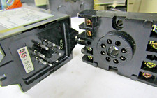 ✌ NEW OMRON 100 VAC 0-2.0 SECONDS SOLID STATE TIMER TYPE DTS-100VAC WITH BASE.