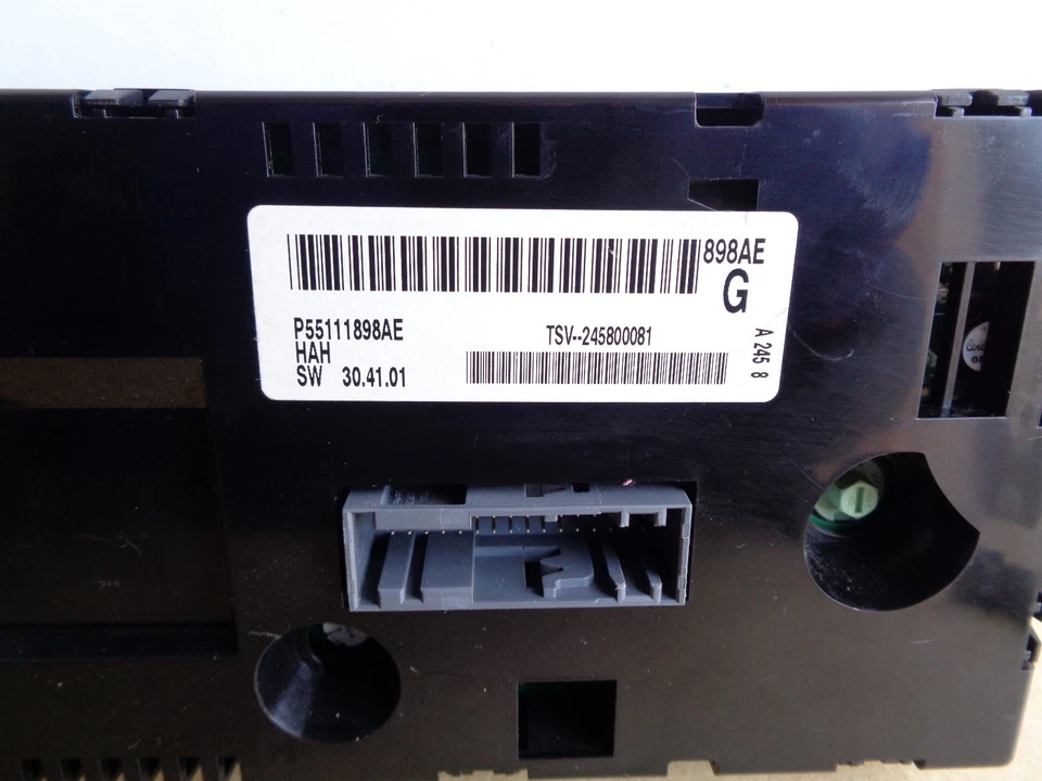 Panel de control de clima de calefacción digital Dodge Journey genuino P55111898AE 2007-2011 - Imagen 3 de 3