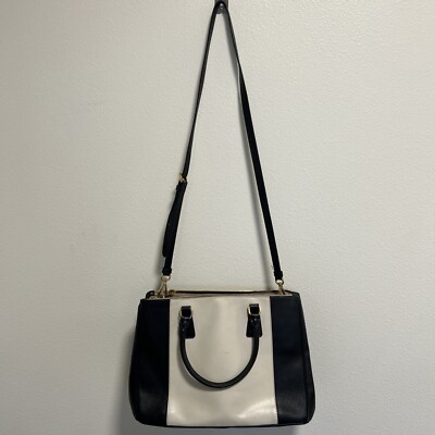 パンプス PRADA Saffiano Triangle Singback s-l400.jpg