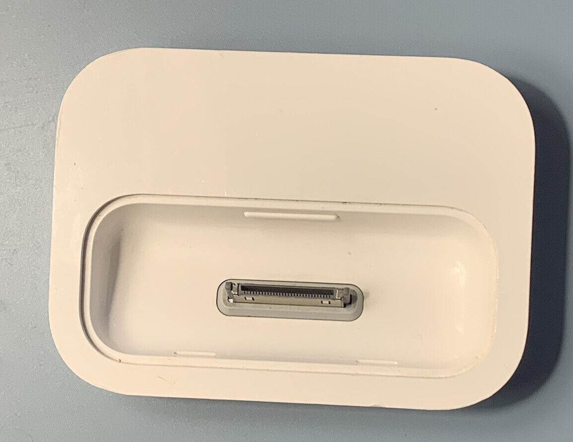 UNTESTED Apple Universal Dock Docking Station iPhone iPod UNTESTED Apple Universal Dock Docking Station iPhone iPod