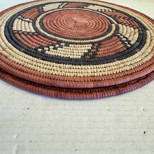 2 Afrikanische Gewebte Spule Flach Korb Kochplatte Pad Tisch/Wand Dekor Kunst - Bild 7 von 13