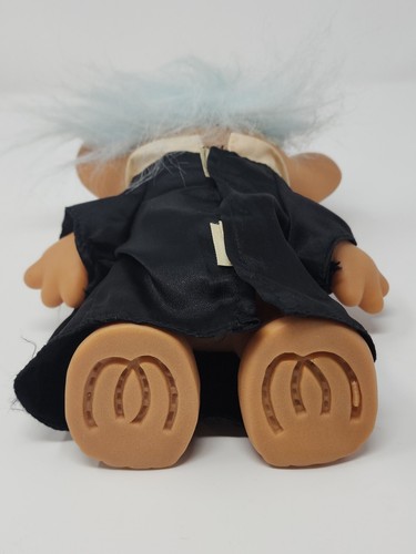 Vintage Uneeda Troll Wishnik Absolvent in schwarzem Kleid hellblaue Haare 7,5 Zoll - Bild 4 von 6