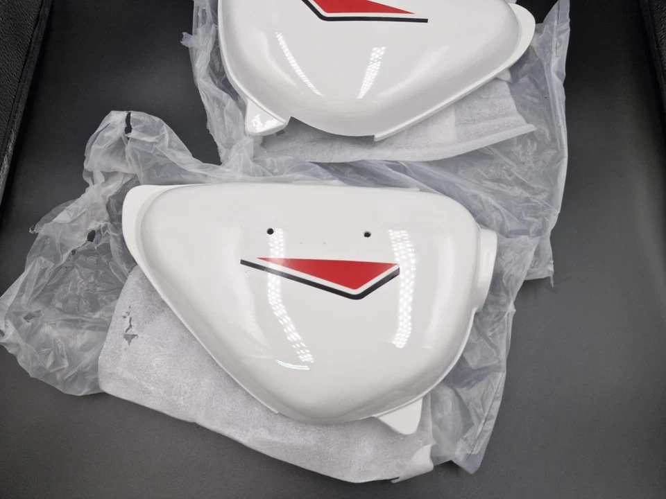 Cubierta Lateral Honda CB100k3 CB125S CB 125 S 1 Par Blanco Foto 3 de 4