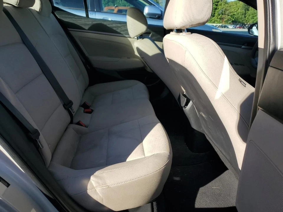 Used Rear Right Door Assembly Rear Side fits: 2017 Hyundai Elantra electric Seda Foto 3 de 4