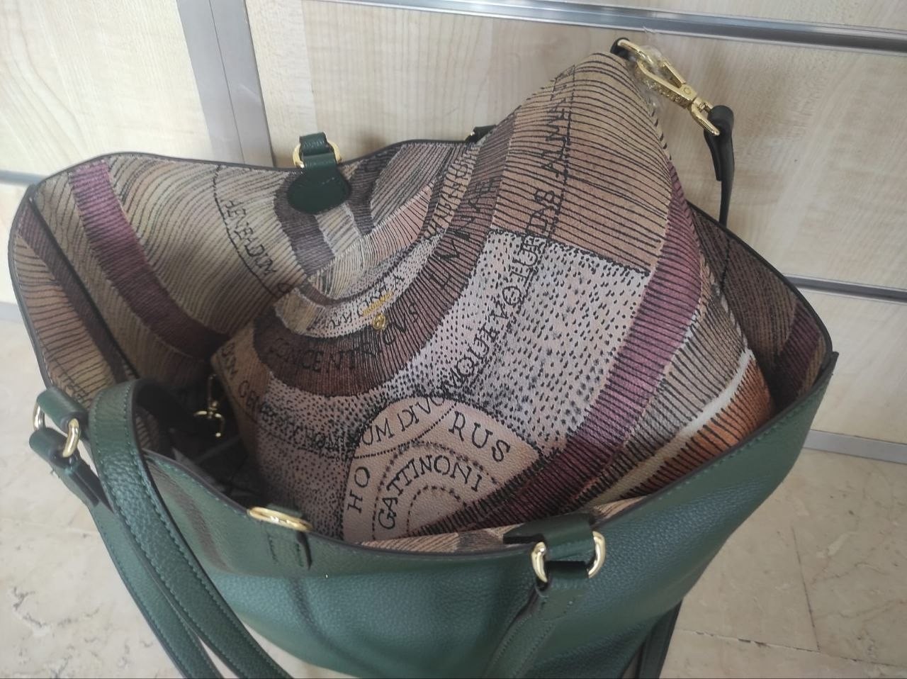 Gattinoni Borsa Reversibile Verde Militare 40x26 cm Pochette 30x20 cm — foto 5
